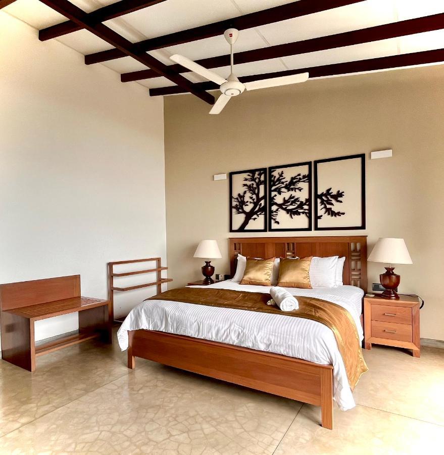 Driftwood Villa Pamunugama エクステリア 写真